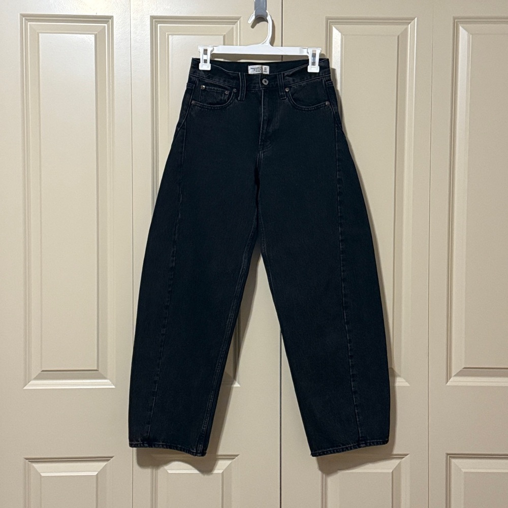 Abercrombie & Fitch Mid Rise Barrel Jean